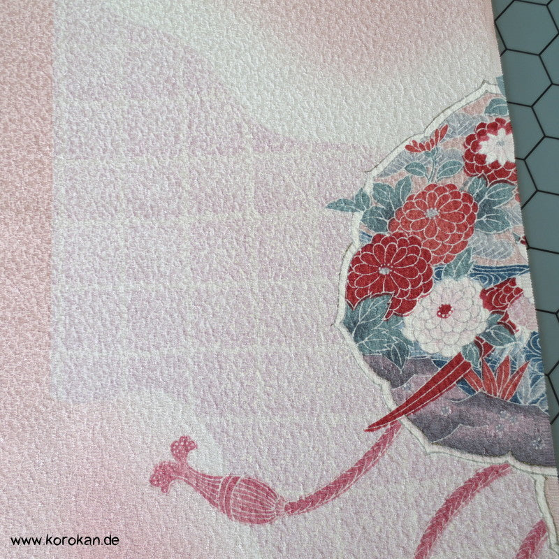 Kusudama, Bänder auf rosa Tanmono, Golddruck