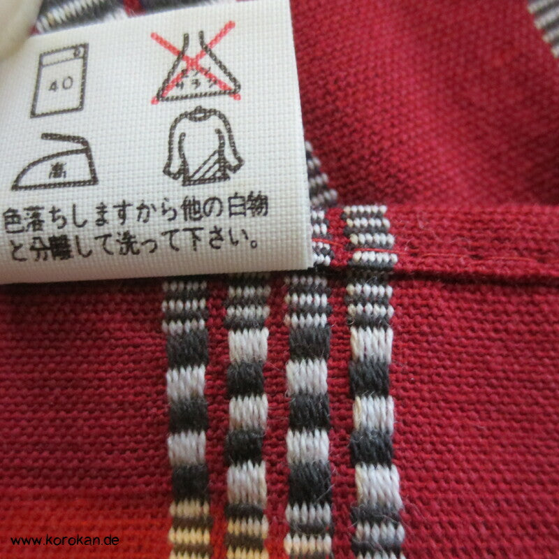 Furoshiki, weinrot mit schwarz weißen Streifen - groß