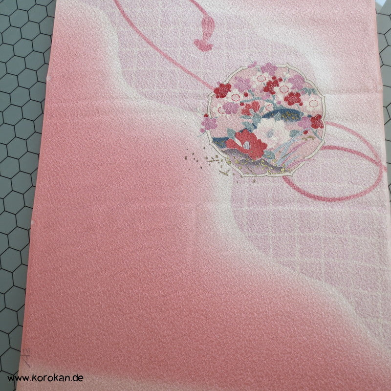 Kusudama, Bänder auf rosa Tanmono, Golddruck