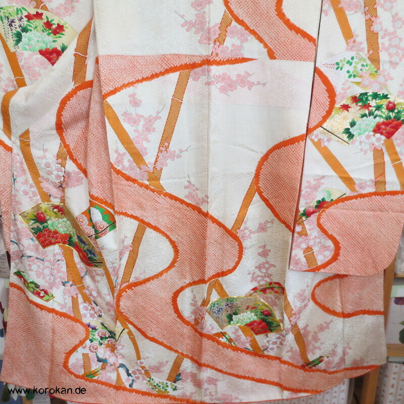 Shibori Fluß, Fächer mit Blüten, Bambusstäbe Furisode Sayagata Seidendamast Kimono