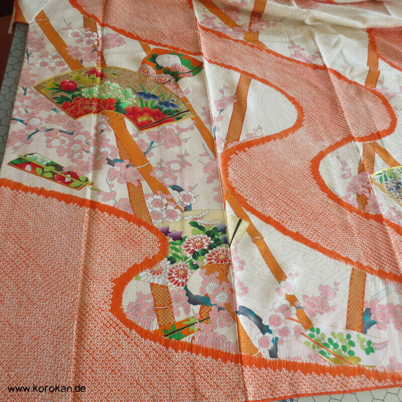 Shibori Fluß, Fächer mit Blüten, Bambusstäbe Furisode Sayagata Seidendamast Kimono