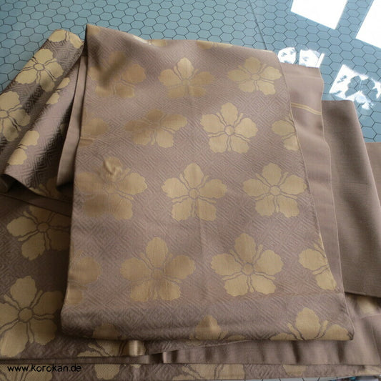 Sakura über Sayagata Fukuro Obi