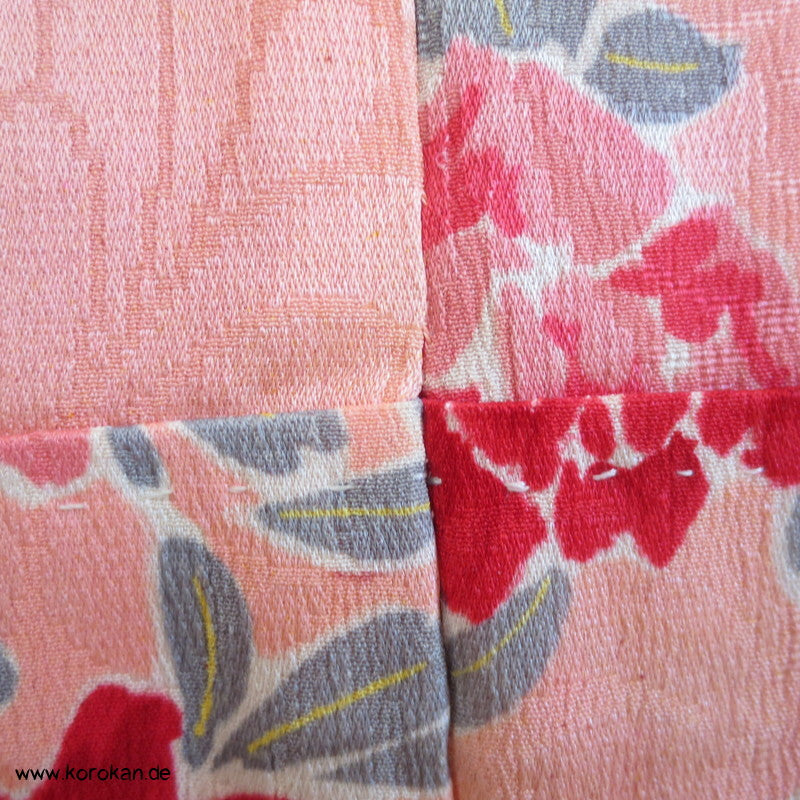 1950'er oder früher Rosen mit Goldakzenten Seidendamast Komon Kimono
