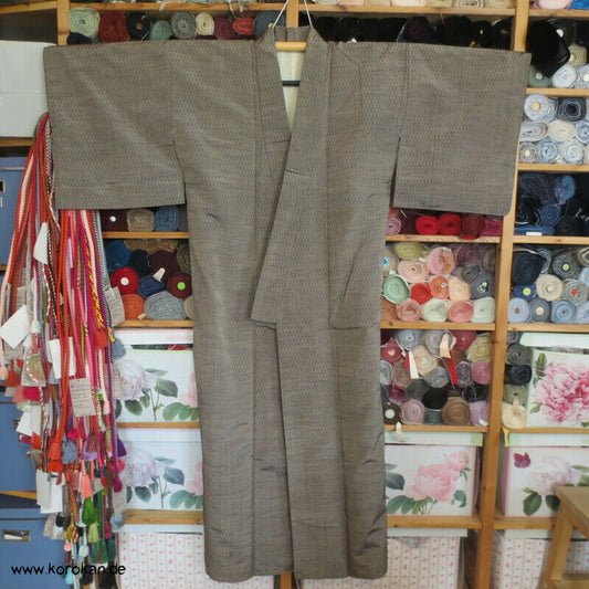 japanischer Tatewaku Wellenstreifen Tsumugi Seiden Kimono