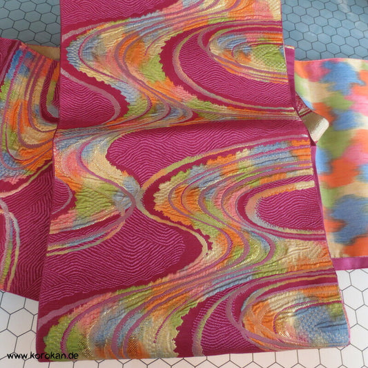 Flusswellen bunt auf fuchsia pink Fukuro Obi