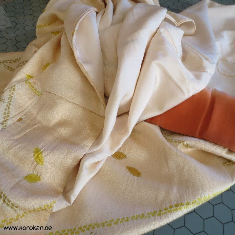 grün - gelb Shibori Blätter Seidendamast Komon Kimono