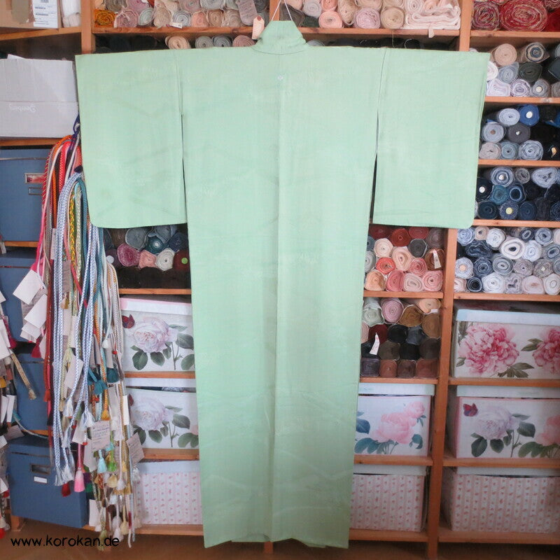 Iromuji Kimono Seidendamast, jade Hitta Matzukawabishi