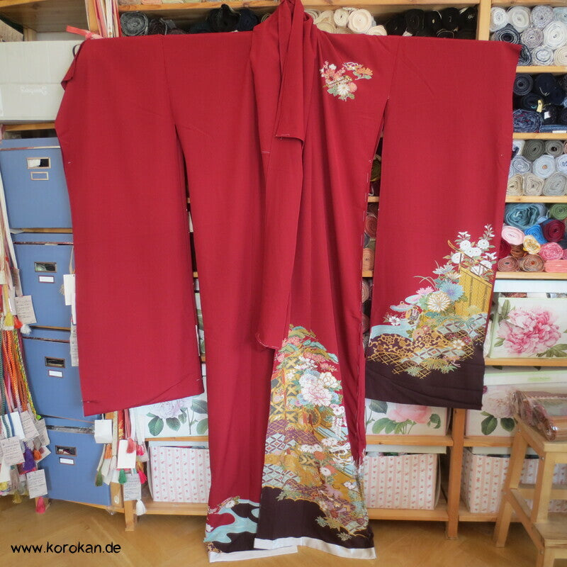 weinrot, klassische Muster Furisode, Seiden Karieba