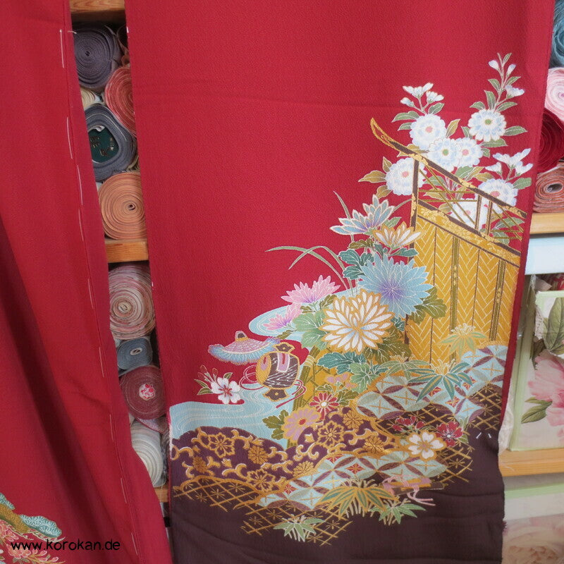 weinrot, klassische Muster Furisode, Seiden Karieba