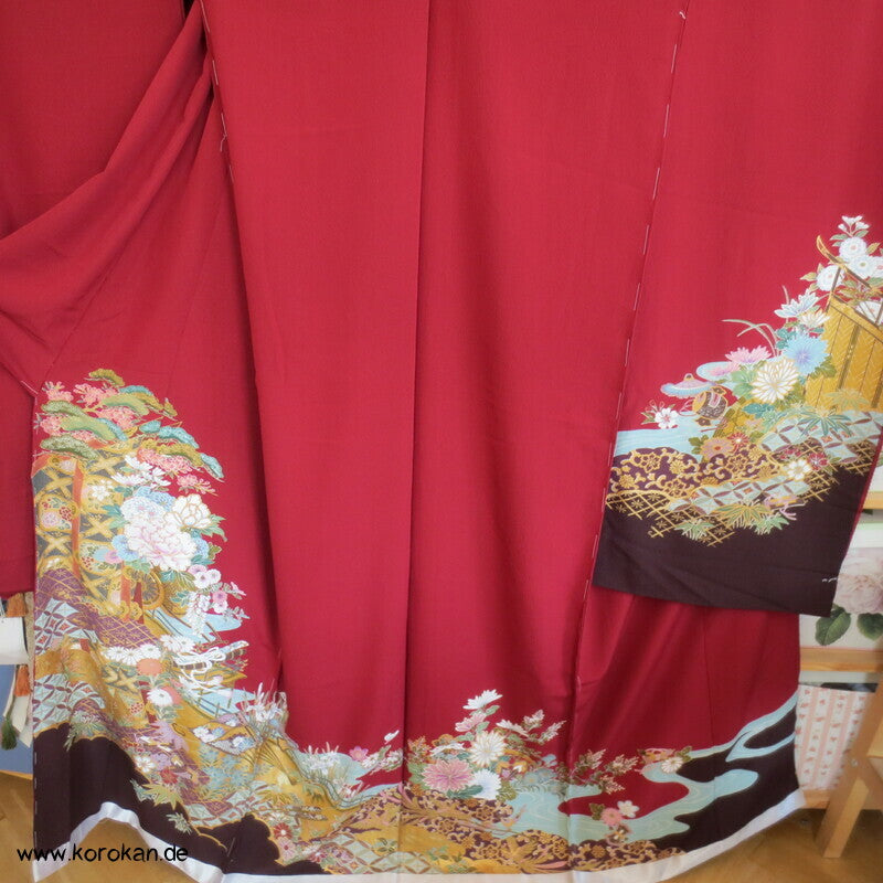 weinrot, klassische Muster Furisode, Seiden Karieba