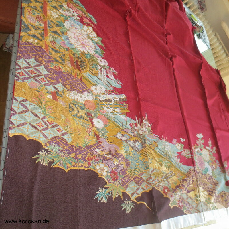 weinrot, klassische Muster Furisode, Seiden Karieba