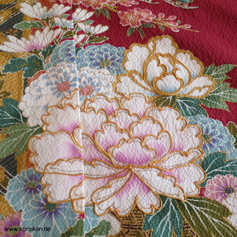 weinrot, klassische Muster Furisode, Seiden Karieba