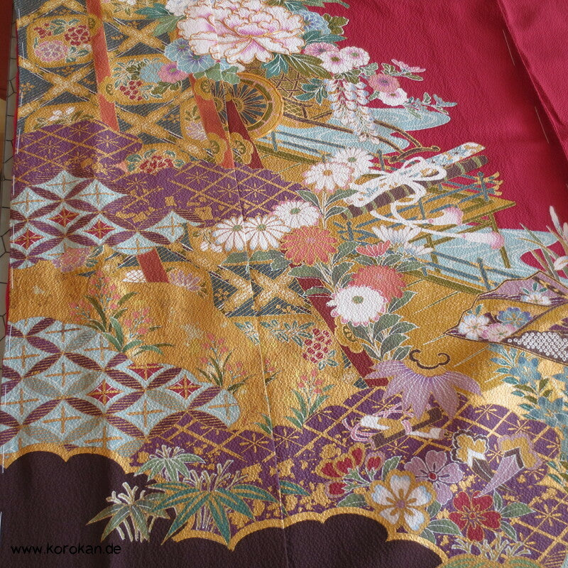 weinrot, klassische Muster Furisode, Seiden Karieba
