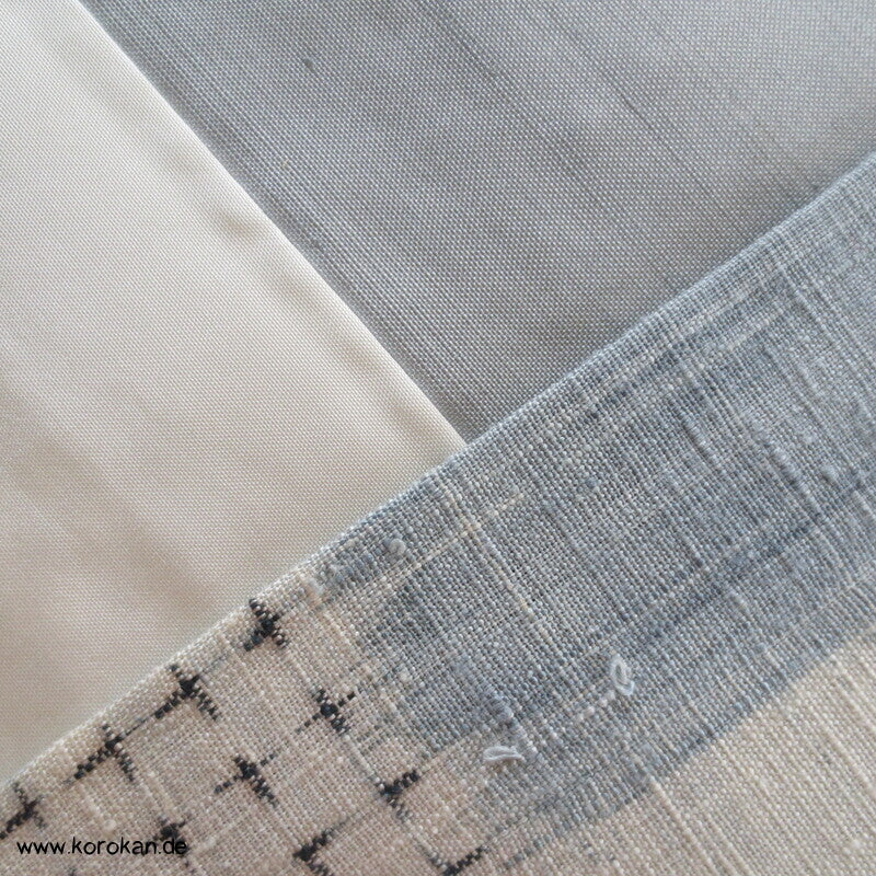 Karo Kasuri Tsumugi Seiden Kimono, hellblaugrau natur