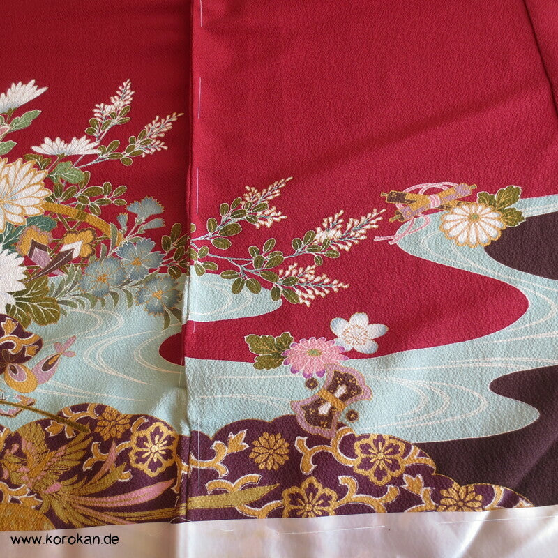 weinrot, klassische Muster Furisode, Seiden Karieba