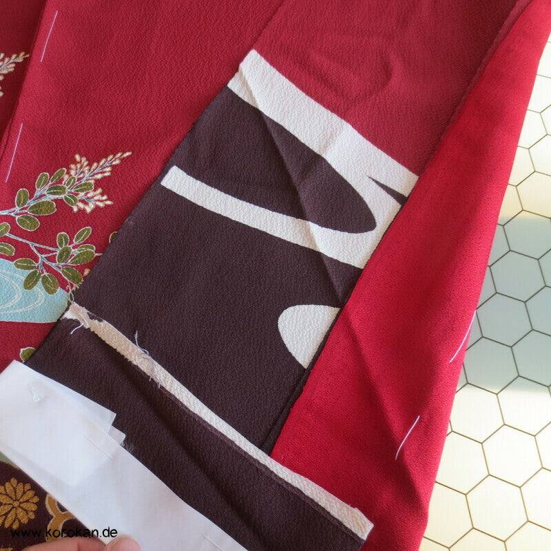 weinrot, klassische Muster Furisode, Seiden Karieba
