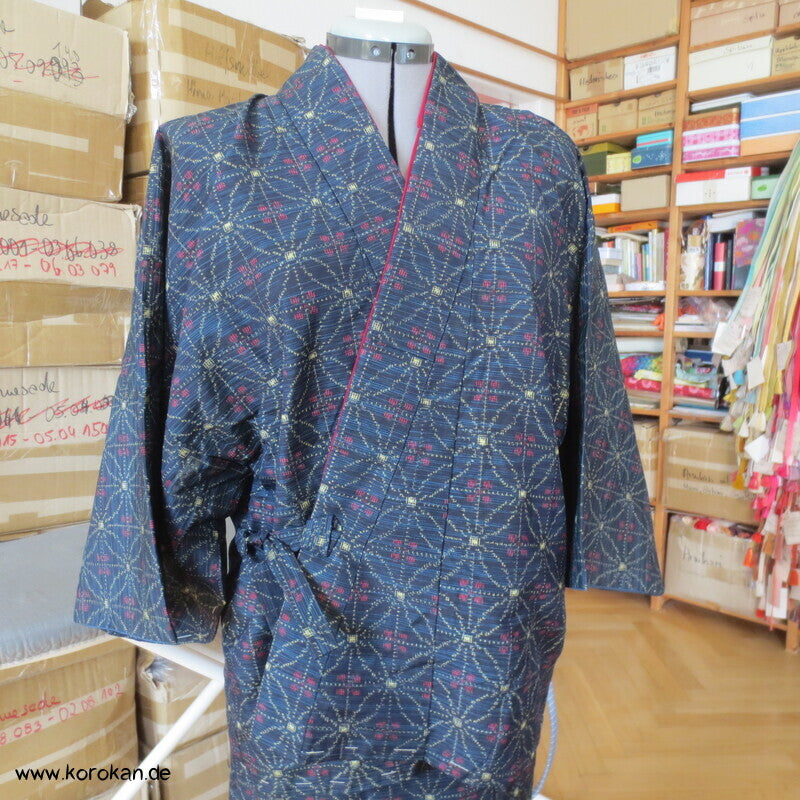 Tsumugi Kasuri zweiteiliger Kimono aus Dochugi + Wickelrock