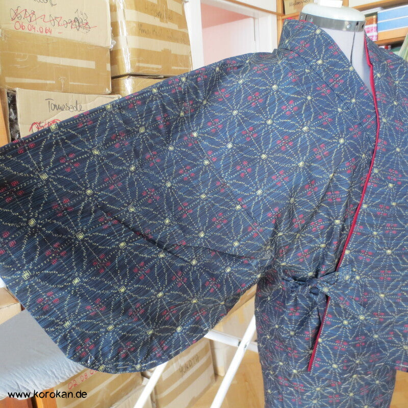 Tsumugi Kasuri zweiteiliger Kimono aus Dochugi + Wickelrock