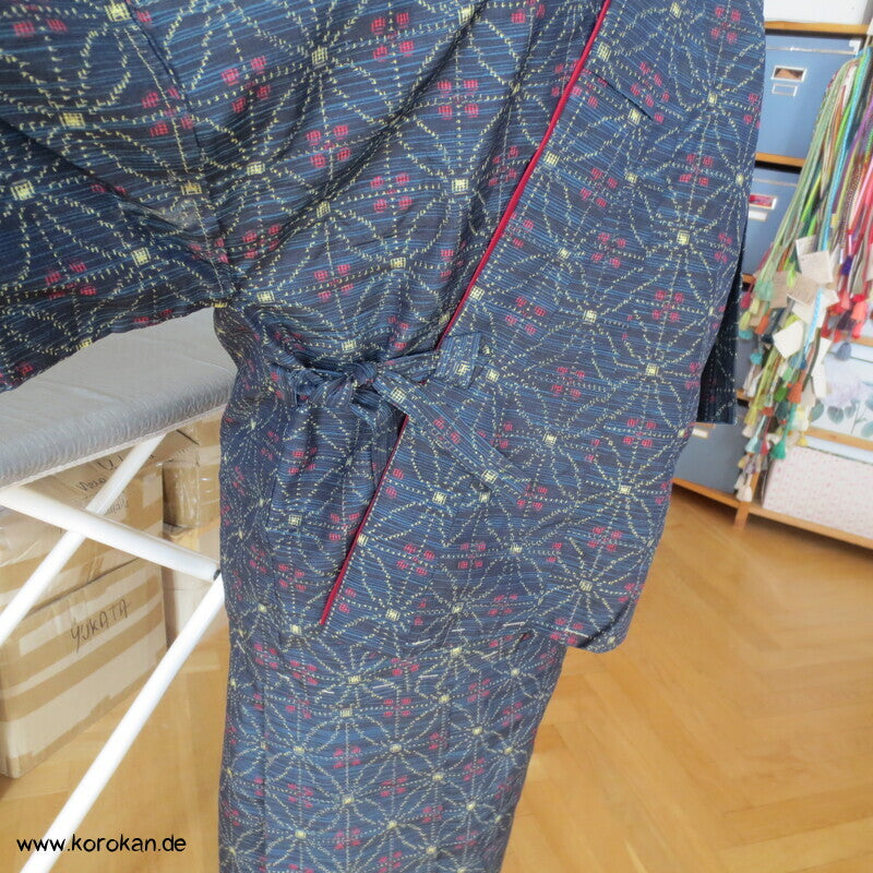 Tsumugi Kasuri zweiteiliger Kimono aus Dochugi + Wickelrock
