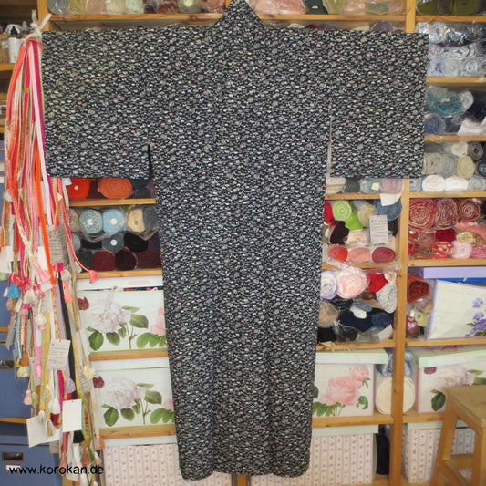 Kiku, Kiefernnadeln, Schmetterlinge Tsumugi Seiden Komon Japan Kimono