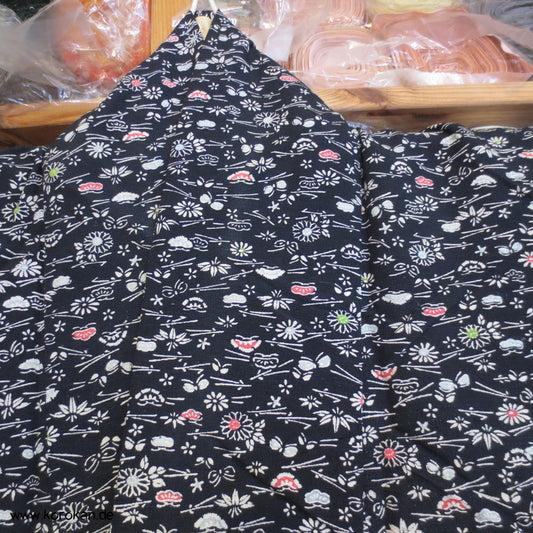 Kiku, Kiefernnadeln, Schmetterlinge Tsumugi Seiden Komon Japan Kimono