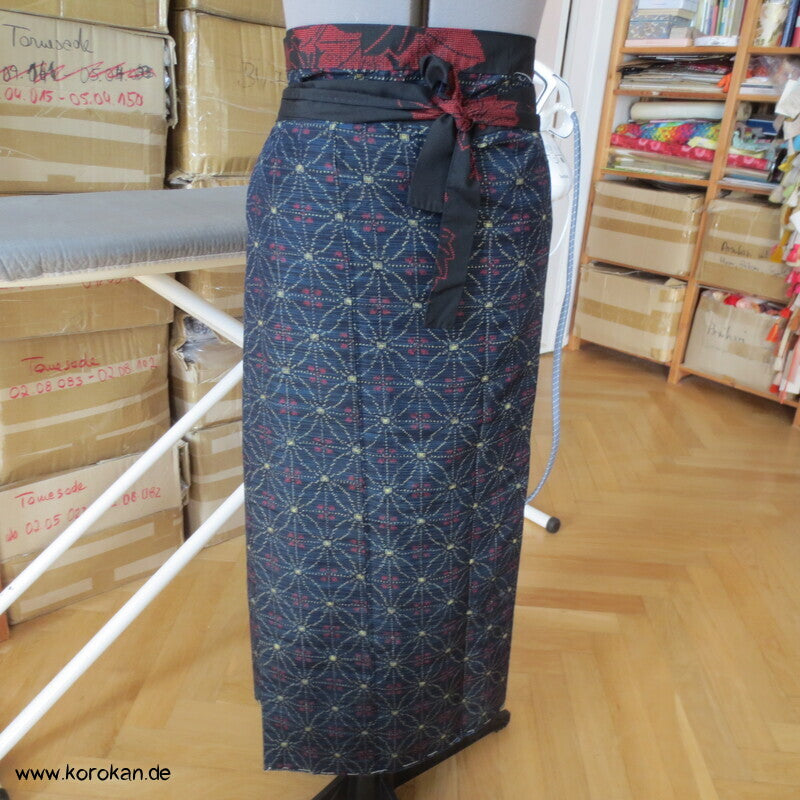 Tsumugi Kasuri zweiteiliger Kimono aus Dochugi + Wickelrock