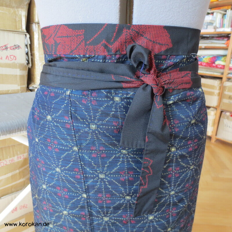 Tsumugi Kasuri zweiteiliger Kimono aus Dochugi + Wickelrock