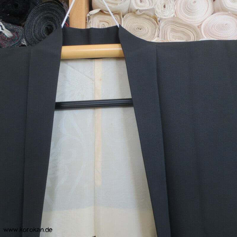 bunte Bento Boxen auf schwarzer Seide Haori Kimono Jacke