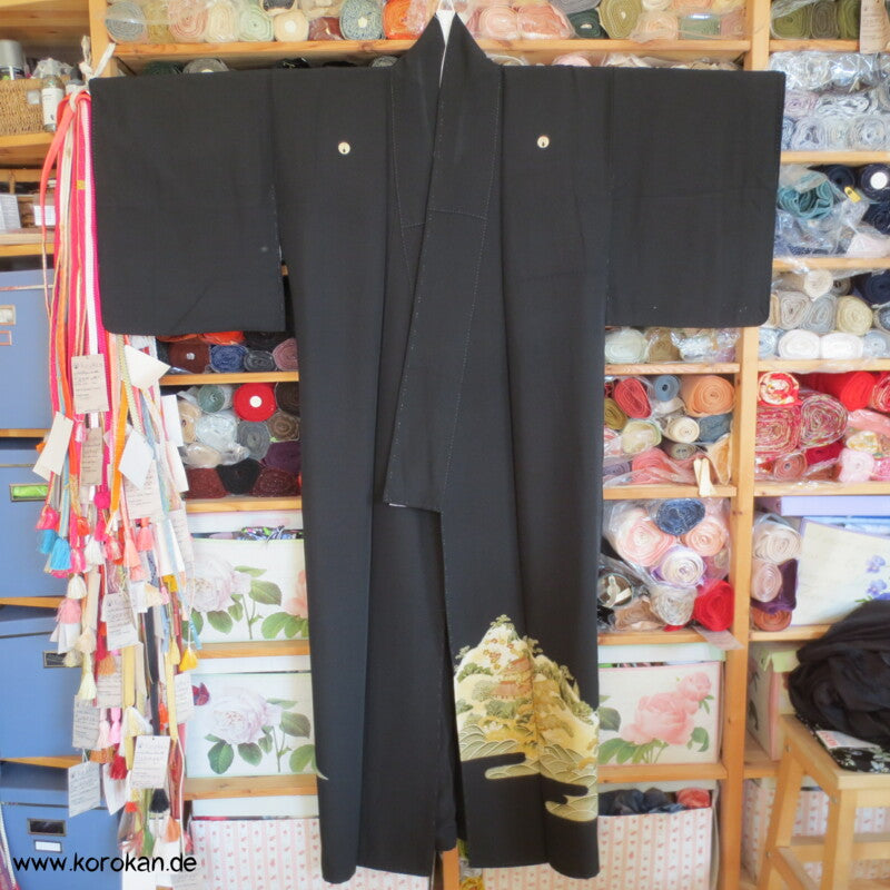 Tempellandschaft mit Stickerei Tomesode Kimono Seiden Kimono