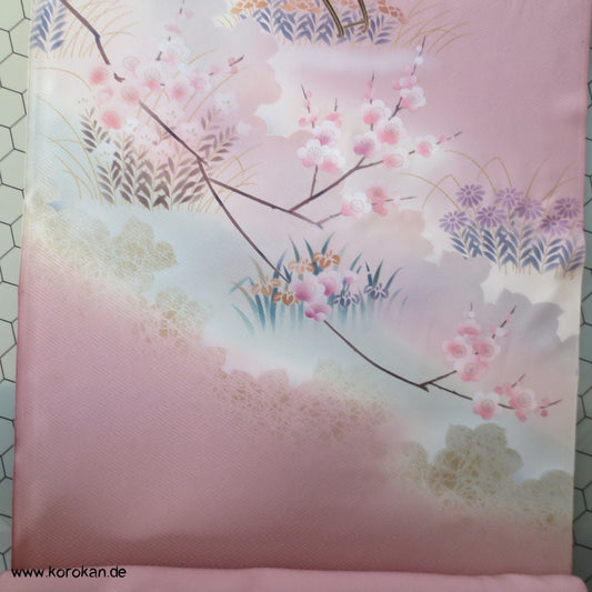 Blumen auf altrosa Tanmono, Yuzen