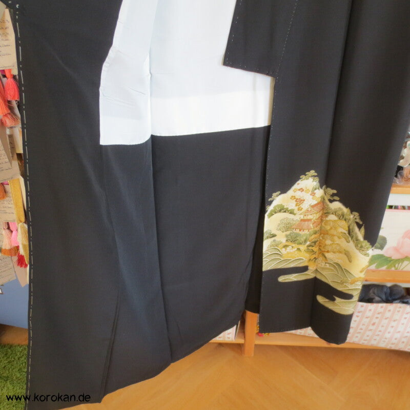 Tempellandschaft mit Stickerei Tomesode Kimono Seiden Kimono