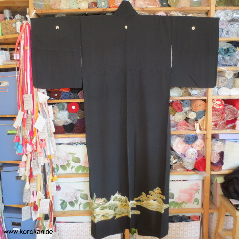 Tempellandschaft mit Stickerei Tomesode Kimono Seiden Kimono
