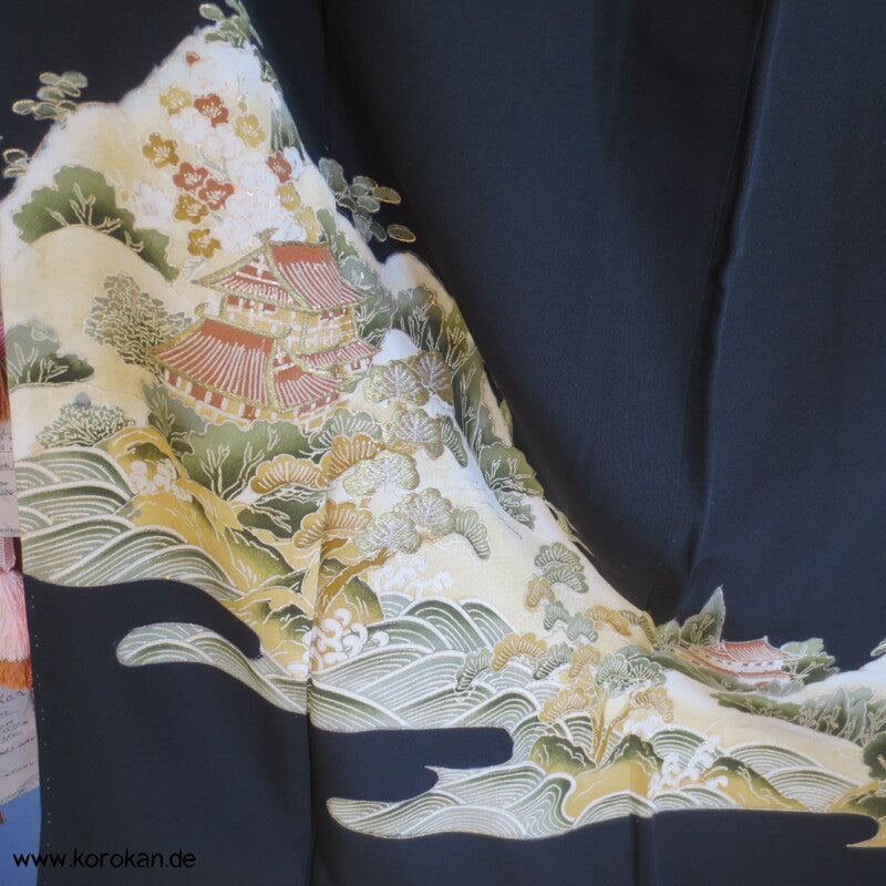 Tempellandschaft mit Stickerei Tomesode Kimono Seiden Kimono
