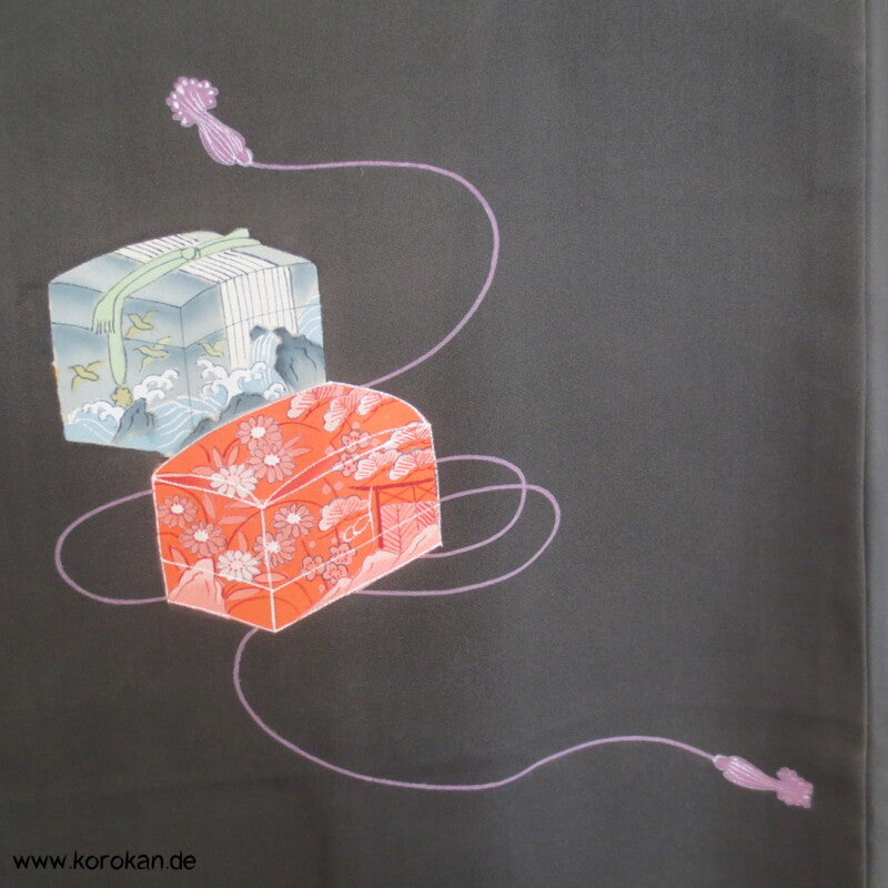 bunte Bento Boxen auf schwarzer Seide Haori Kimono Jacke