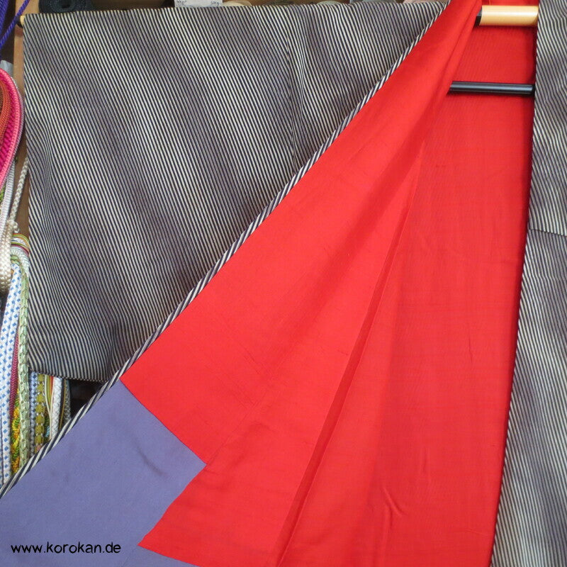 Komon Kimono mit feinem diagonalem Streifen annual growth Muster