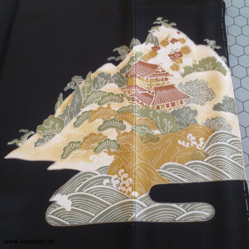 Tempellandschaft mit Stickerei Tomesode Kimono Seiden Kimono