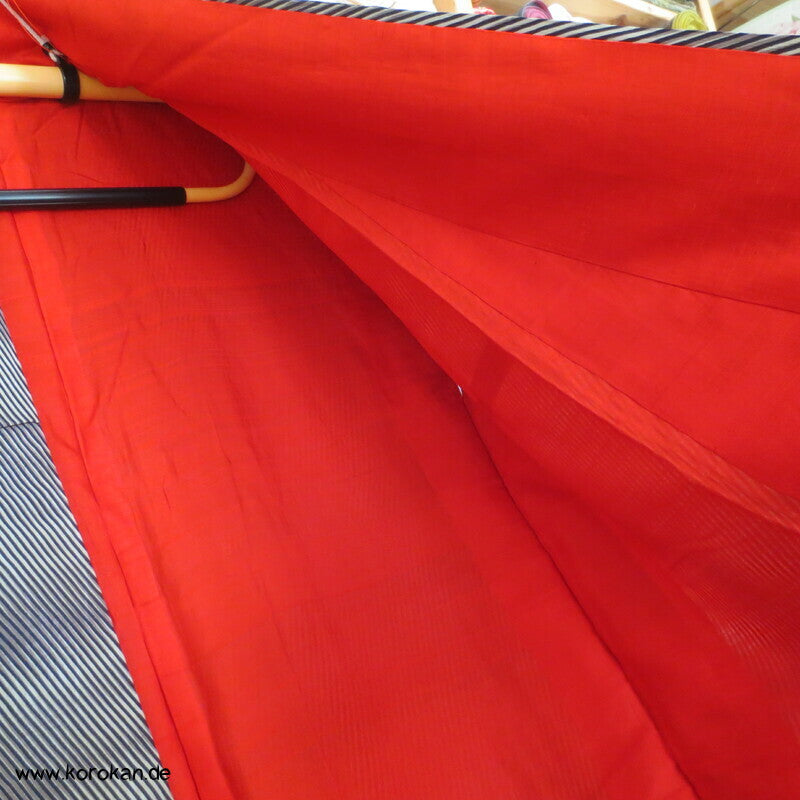 Komon Kimono mit feinem diagonalem Streifen annual growth Muster