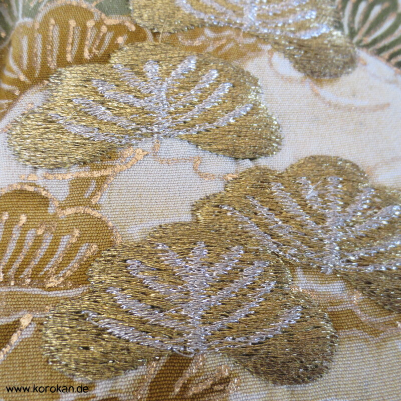 Tempellandschaft mit Stickerei Tomesode Kimono Seiden Kimono