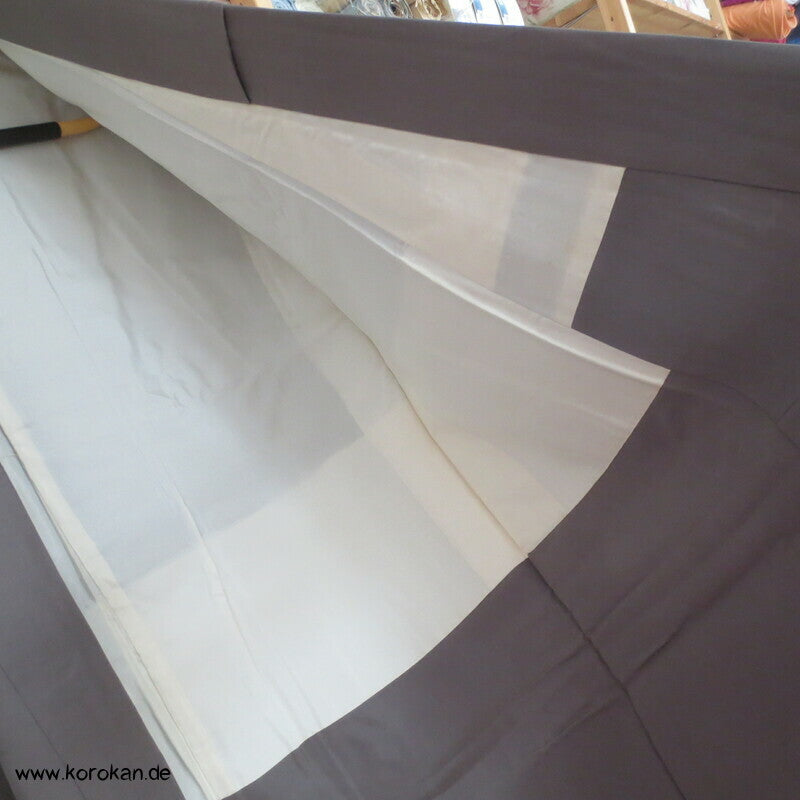 grauer Montsuki, 5 Kleeblatt Mon Kimono