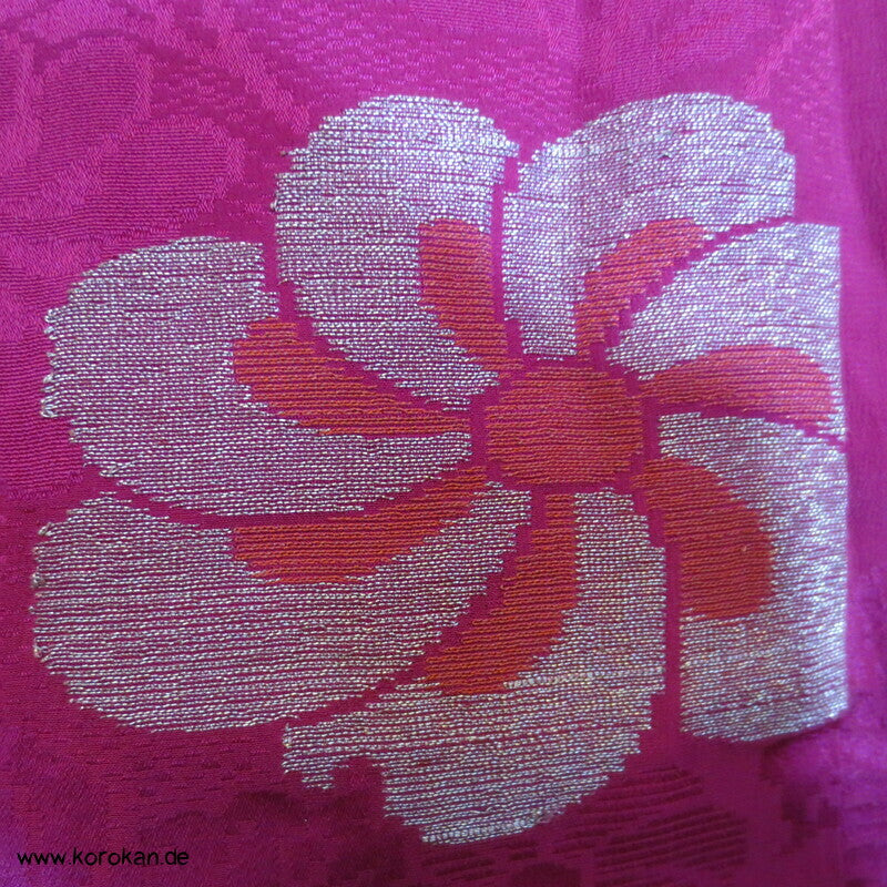 Urushi und Silber Seidenbrokat Ume Blüten antike Haori Kimono Jacke