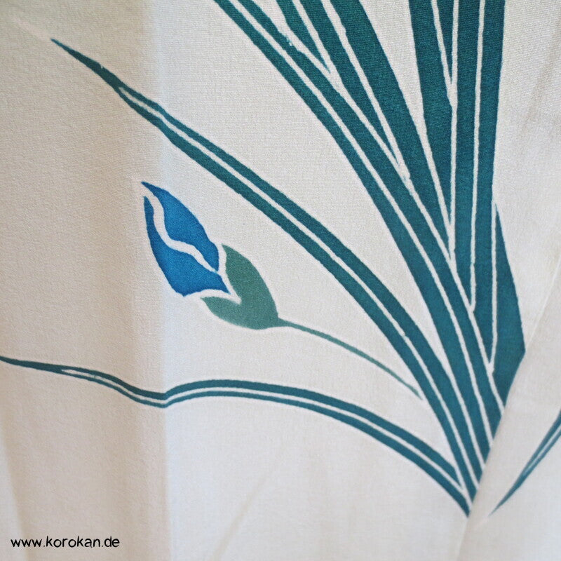 Seide Juban Unterkimono Iris auf kieselfarbenem Crepe