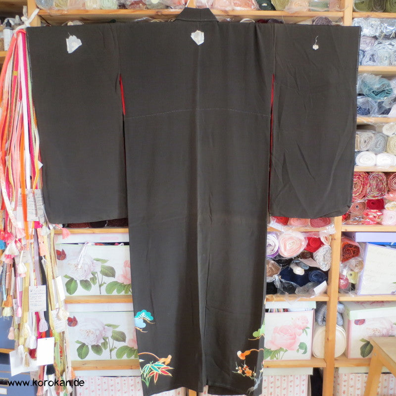 Fächermuster Tomesode / schwarzer Chu Furisode, rotes Futter