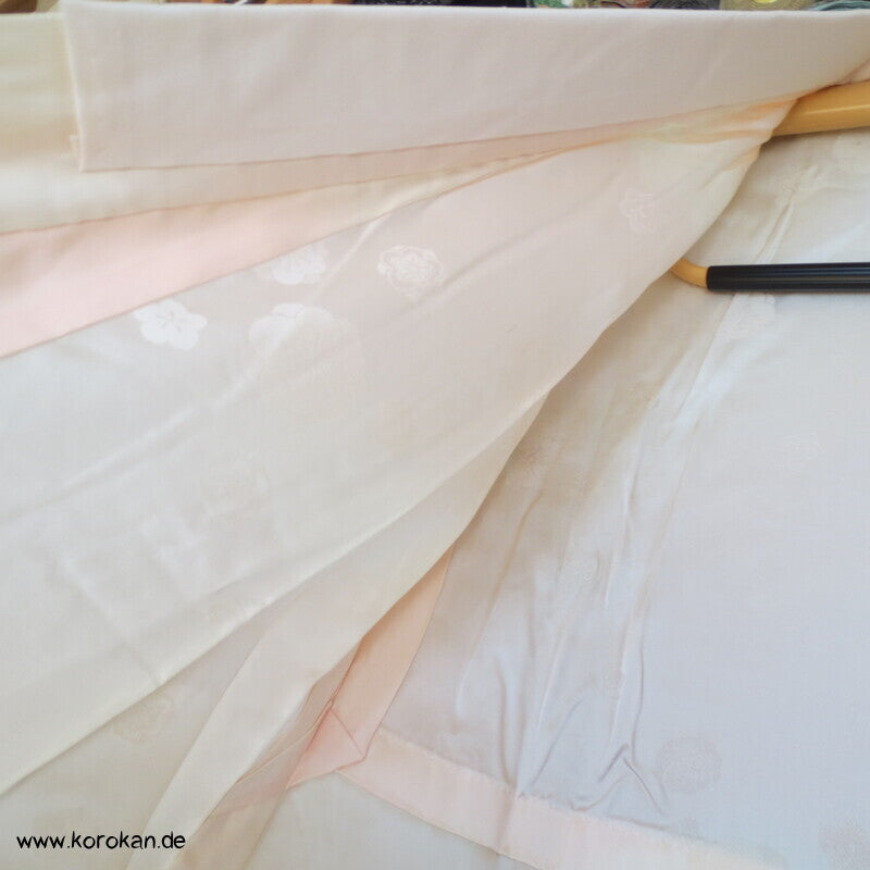 Ume Blüten Shibori Elemente Seidendamast Juban Unterkimono, wie neu