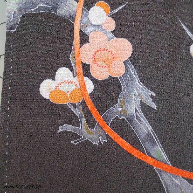 Fächermuster Tomesode / schwarzer Chu Furisode, rotes Futter