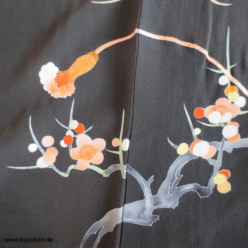 Fächermuster Tomesode / schwarzer Chu Furisode, rotes Futter