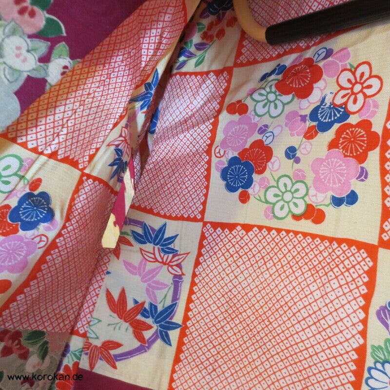Schneeflocken auf pink Haori Kimono Jacke Blüten Seidendamast