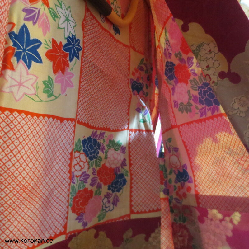 Schneeflocken auf pink Haori Kimono Jacke Blüten Seidendamast