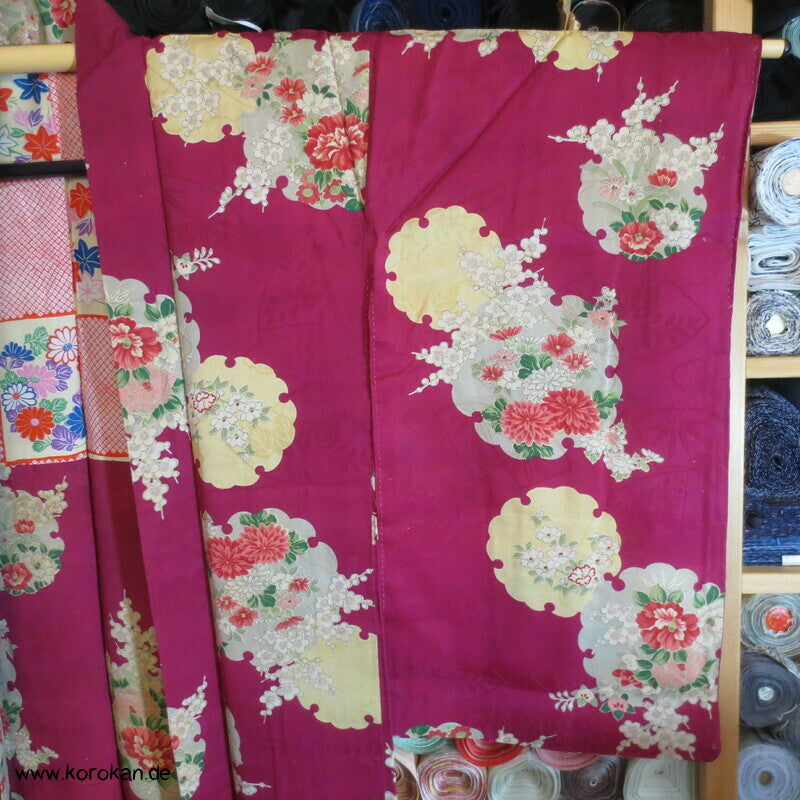 Schneeflocken auf pink Haori Kimono Jacke Blüten Seidendamast
