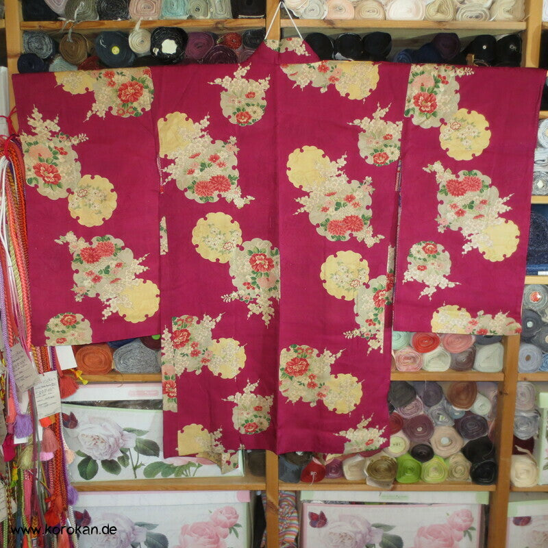 Schneeflocken auf pink Haori Kimono Jacke Blüten Seidendamast