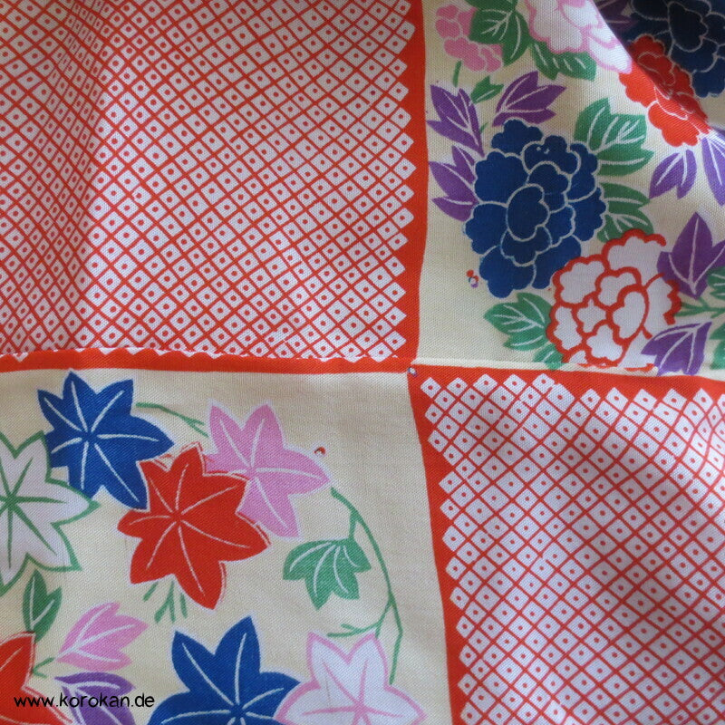 Schneeflocken auf pink Haori Kimono Jacke Blüten Seidendamast